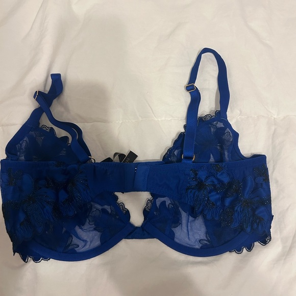 Low cut Demi unlined bra - Picture 2 of 3